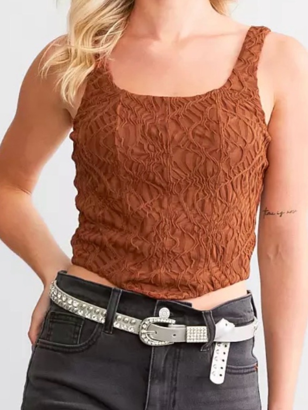 Textured mesh crop tank